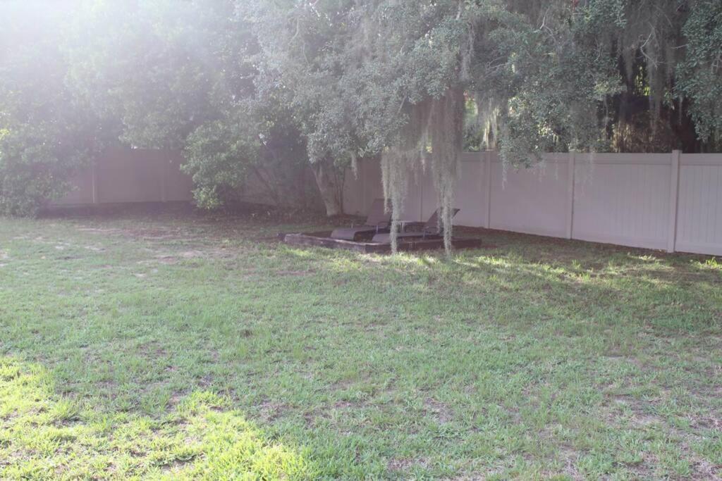 Beautiful Retreat, Hot Tub & Outdoor Living Space. Eustis Exterior foto