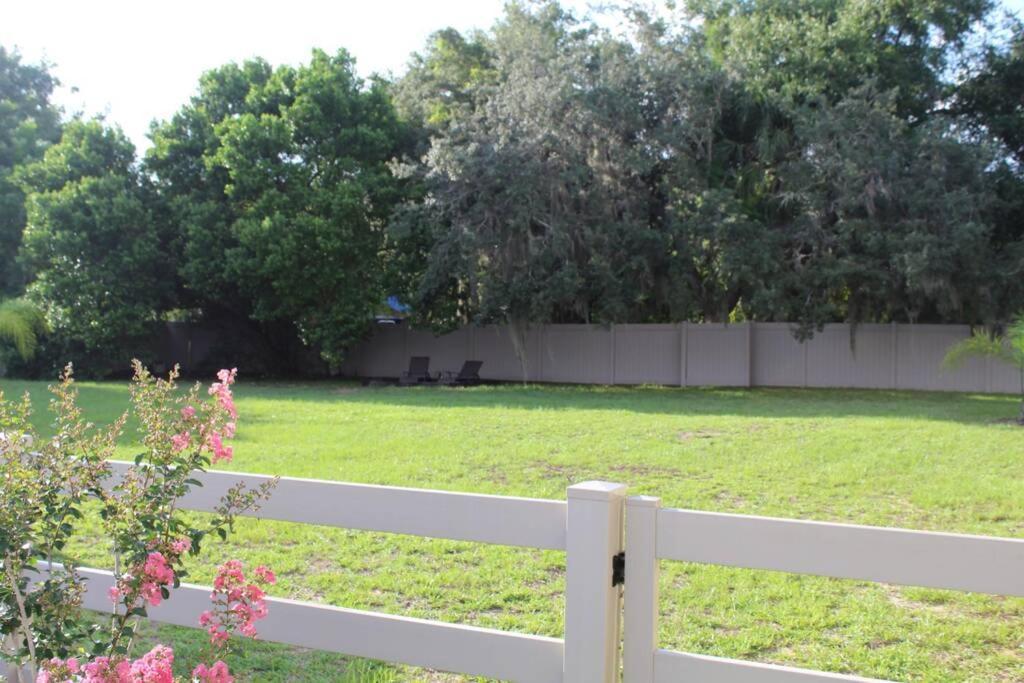 Beautiful Retreat, Hot Tub & Outdoor Living Space. Eustis Exterior foto