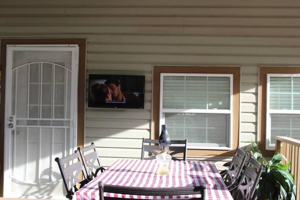 Beautiful Retreat, Hot Tub & Outdoor Living Space. Eustis Exterior foto